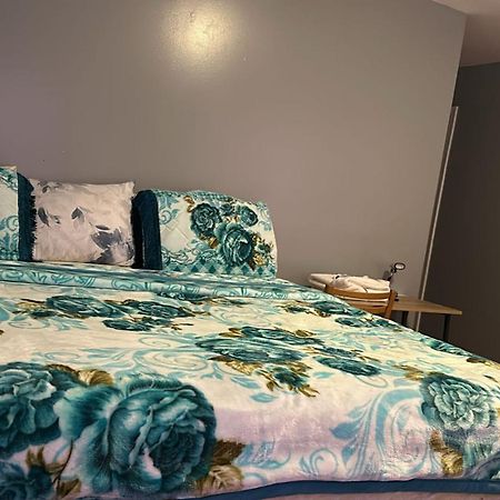 Divine Villa Guest House 65 Sherman 6Mins To Airport And 4Mins To Penn Station Нюарк Екстериор снимка