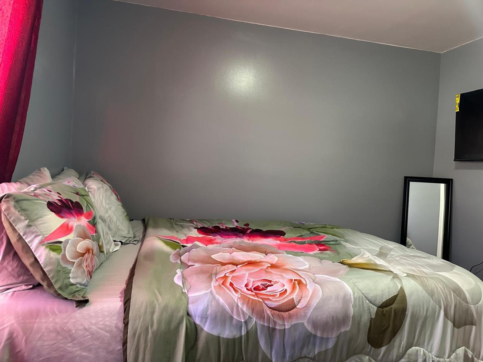 Divine Villa Guest House 65 Sherman 6Mins To Airport And 4Mins To Penn Station Нюарк Екстериор снимка