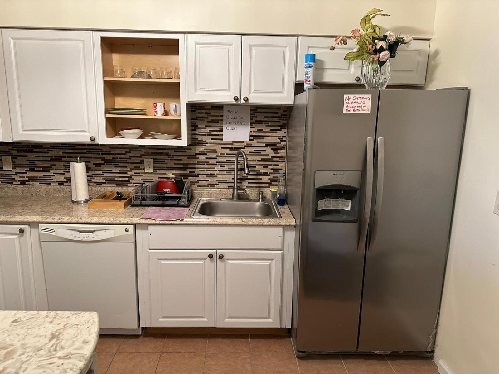Divine Villa Guest House 65 Sherman 6Mins To Airport And 4Mins To Penn Station Нюарк Екстериор снимка