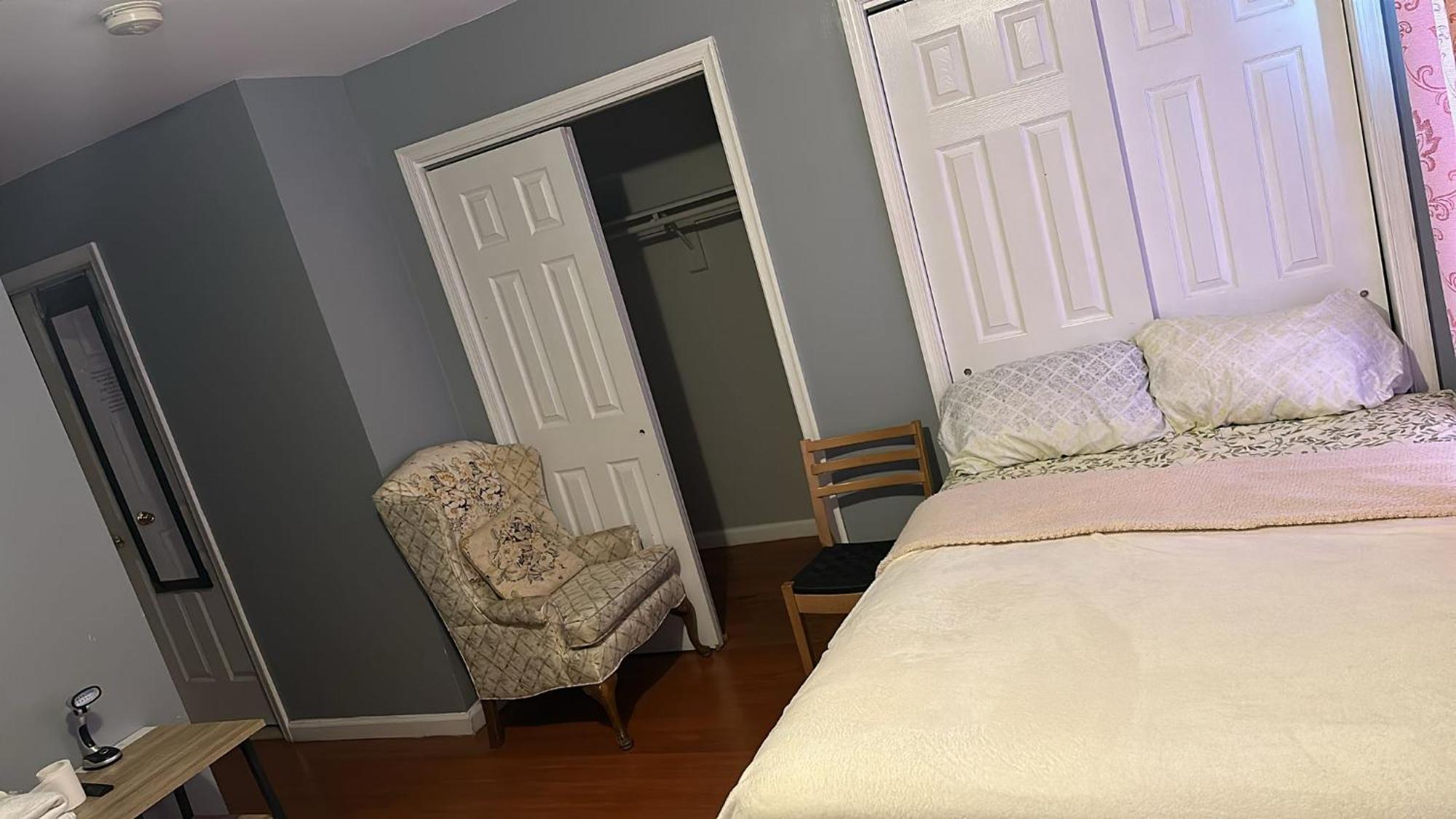 Divine Villa Guest House 65 Sherman 6Mins To Airport And 4Mins To Penn Station Нюарк Стая снимка