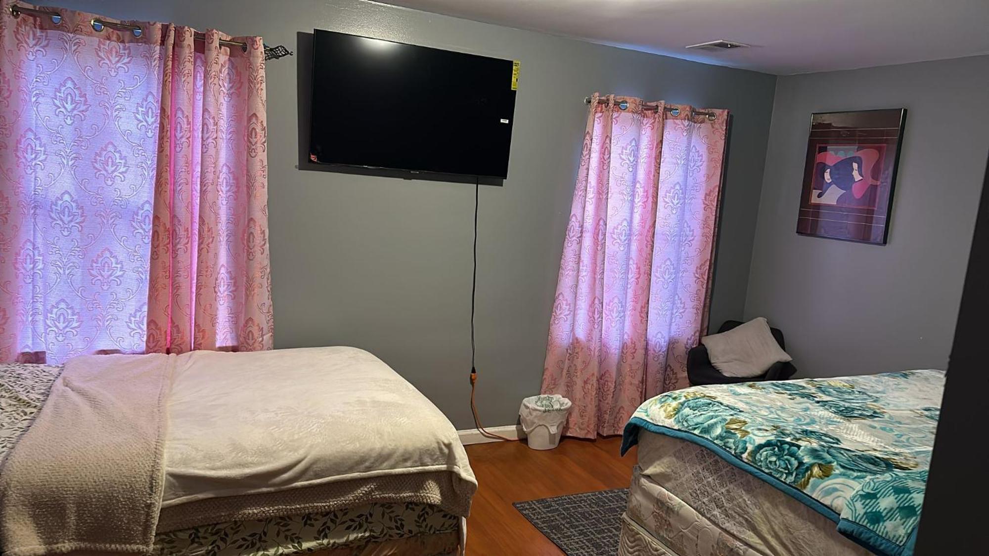 Divine Villa Guest House 65 Sherman 6Mins To Airport And 4Mins To Penn Station Нюарк Екстериор снимка
